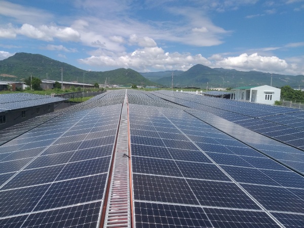 Thủ tướng yêu cầu có cơ chế khuyến khích điện mặt trời áp mái
