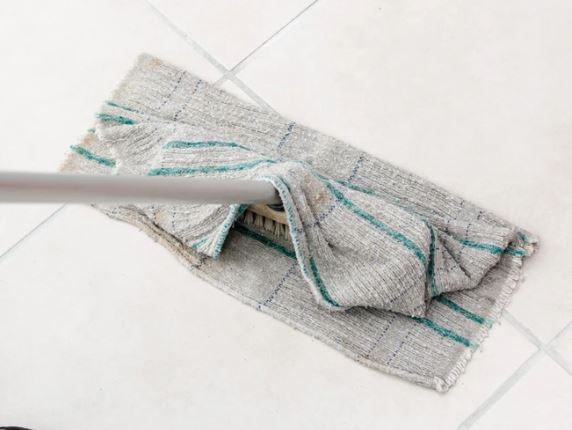 8 vật dụng quen thuộc có hạn sử dụng nhưng hầu hết đều dùng quanh năm suốt tháng, ẩn chứa bao nhiêu tác hại