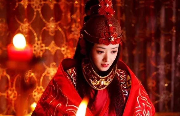 Mỹ nhân kỳ lạ nhất quyết lấy người ăn mày trên đường làm chồng, không ngờ trở thành hoàng hậu