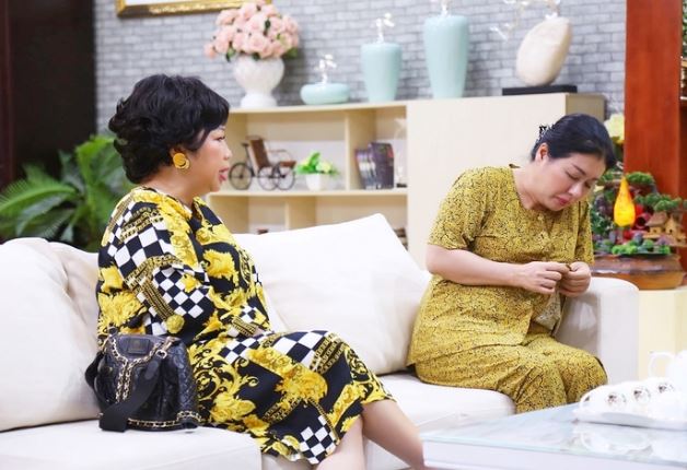 Nhìn mẹ chồng đứng khúm núm trước mặt xin được mang tôi về làm dâu lần nữa, tôi thấy nể phục mẹ mình vô cùng