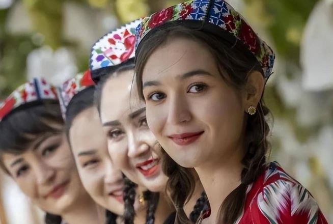 Bí ẩn vùng đất toàn “mỹ nhân lai tây” của Trung Quốc