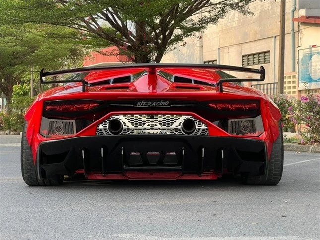 Hãng độ biến xế cổ thành Lamborghini Aventador ảnh 4