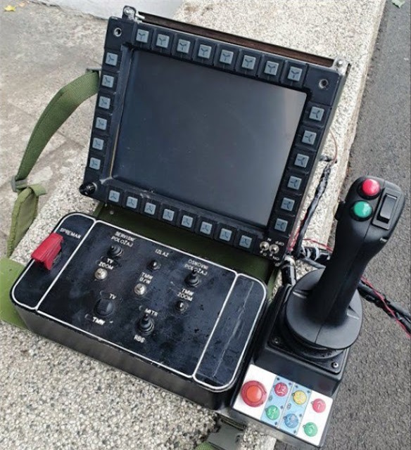 Thiết bị điều khiển từ xa của hệ thống phòng không Strela-10MS. Thiết bị điều khiển từ xa của hệ thống phòng không Strela-10MS.