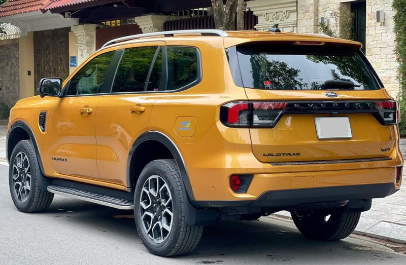 Ngỡ ngàng giá chào bán của Ford Everest 'lướt' sau chưa đầy 1 năm lăn bánh