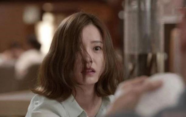 Mẹ chồng tát tôi sưng má vì nấu canh mồng tơi suông, bắt nấu chung với lạc luộc