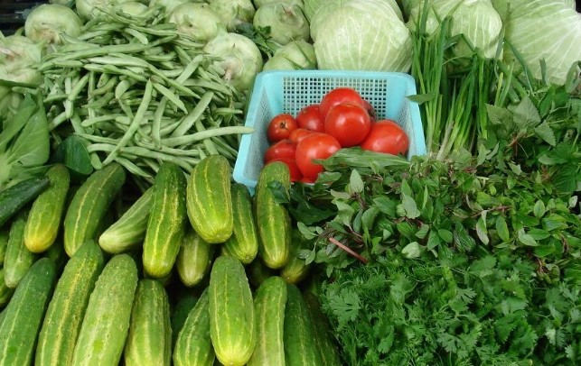 Rau mua về đừng cho thẳng vào tủ lạnh, chỉ cần cho thêm 1 tờ giấy: Kết quả khiến nhiều người bất ngờ!