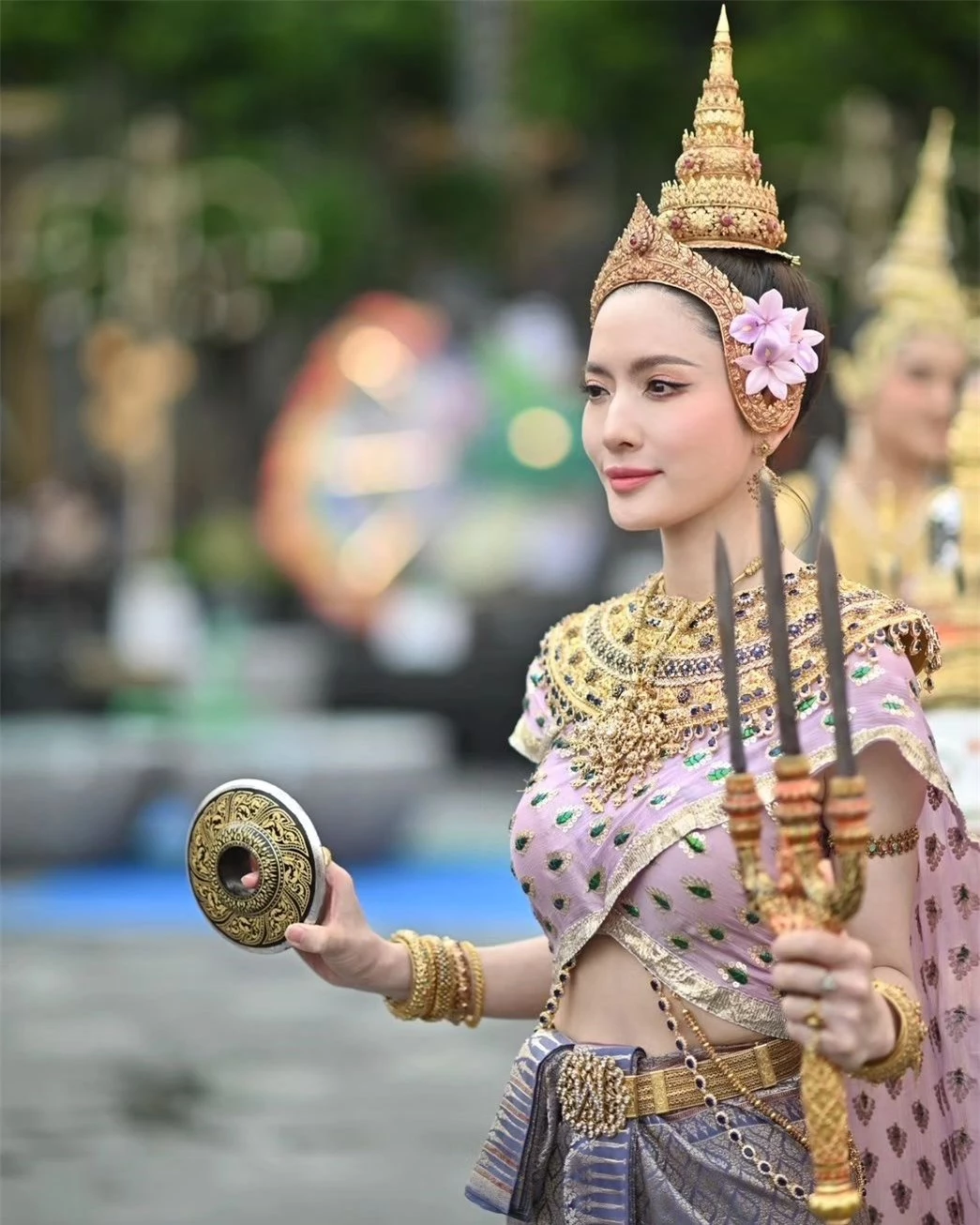 7 nữ thần Songkran 2024 “bất phân thắng bại”: 2 bạn thân Lisa so kè nhan sắc, trùm cuối gây xao xuyến cực mạnh- Ảnh 3.