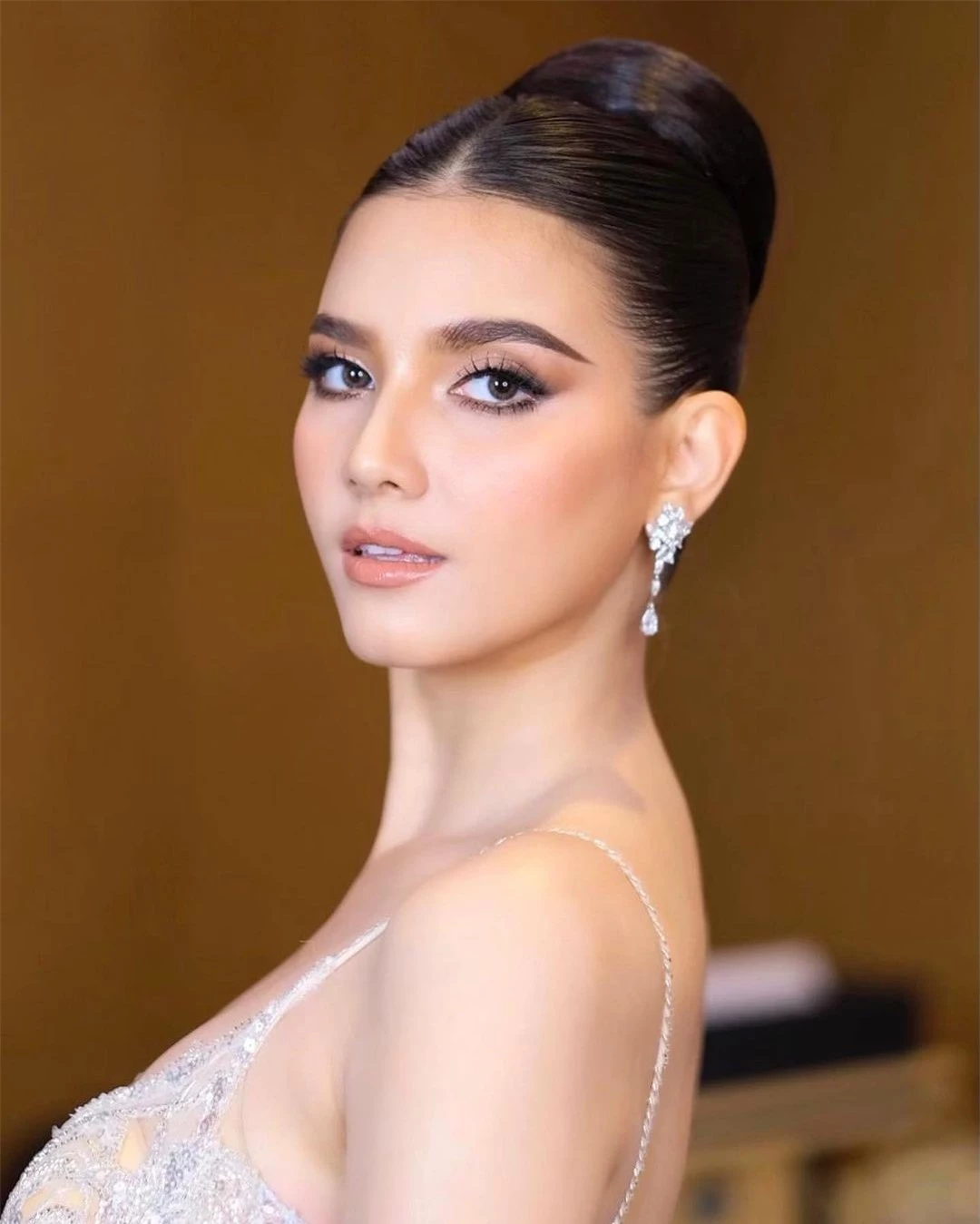 Người đẹp lai đăng quang Hoa hậu Siêu quốc gia Lào ảnh 23