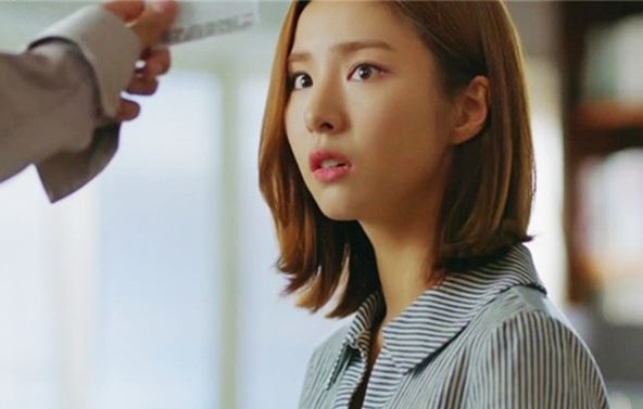 Cưới 47 ngày thì ly hôn rồi bị mẹ chồng mỉa mai, tôi để lại tờ giấy khiến cả nhà họ chạy theo van xin