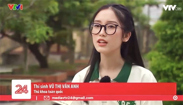 Vũ Thị Vân Anh, thủ khoa tốt nghiệp THPT năm 2023 điểm cao nhất toàn quốc.
