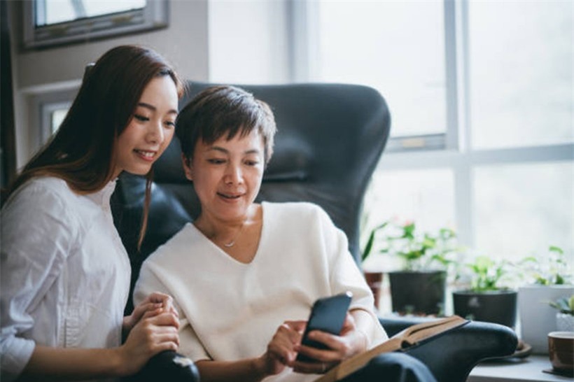 Mối quan hệ tốt đẹp với mẹ chồng chắc chắn sẽ có lợi cho cuộc hôn nhân của bạn. (Ảnh: ITN). Mối quan hệ tốt đẹp với mẹ chồng chắc chắn sẽ có lợi cho cuộc hôn nhân của bạn. (Ảnh: ITN).