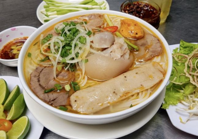Những quán bún bò Huế ngon chuẩn vị ở TP.HCM