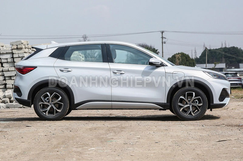 SUV công suất 201 mã lực, giá rẻ ngang Hyundai Grand i10