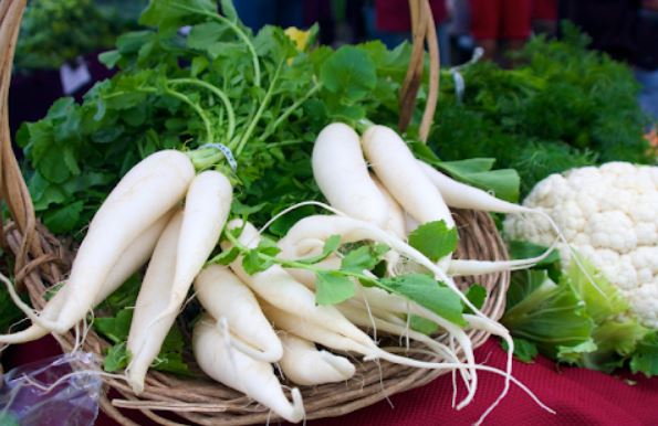 Đến giờ tôi mới biết giữa củ cải trắng và củ cải xanh có nhiều khác biệt như vậy, nắm được điều này bạn sẽ không bị thiệt khi mua