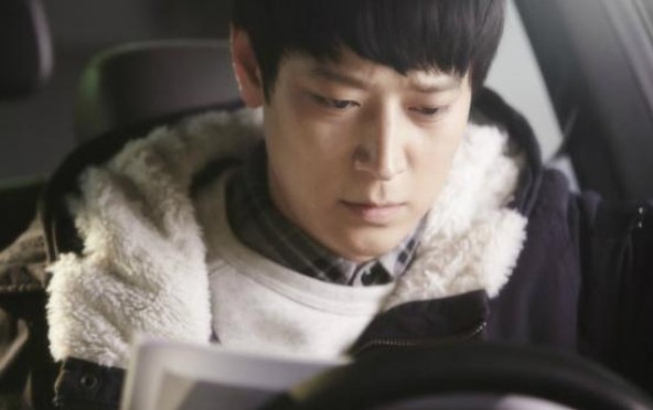 Bủn rủn chân tay khi đến đóng viện phí đi đẻ cho bồ thì cô y tá nói: ‘Lúc nãy vợ anh đến đóng hết rồi ạ'