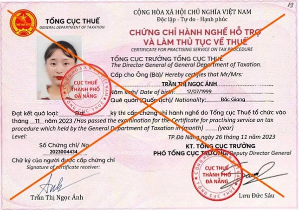 Các chứng chỉ giả mạo mà Cục Thuế Đà Nẵng đã phát hiện.