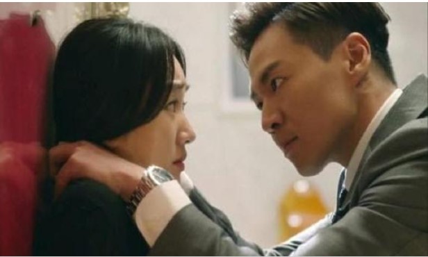 Nhìn thấy bát mì tôm đặt trên bàn tôi đã nổi khùng lên rồi cầm ném xuống đất, vợ lập tức đưa giấy ly hôn khiến tôi hốt hoảng cầu xin tha thứ