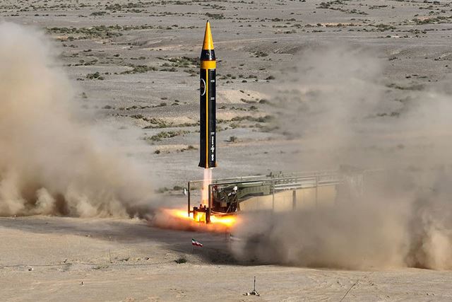 Hé lộ loạt vũ khí tiên tiến được Iran sử dụng để không kích Israel