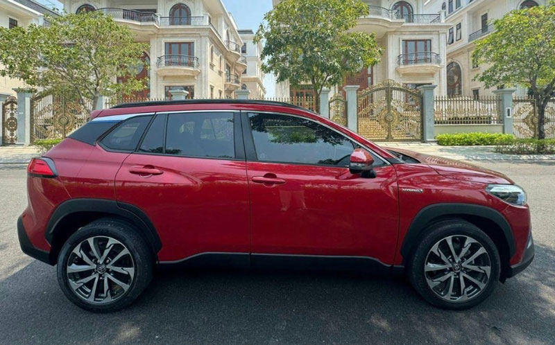 Sử dụng 2 năm, Toyota Corolla Cross Hybrid được rao bán lại với giá sốc