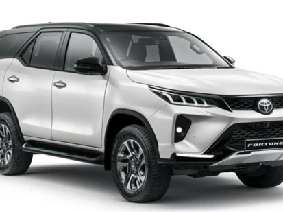 Toyota Fortuner Hybrid trình làng, giá hơn 1,1 tỷ đồng