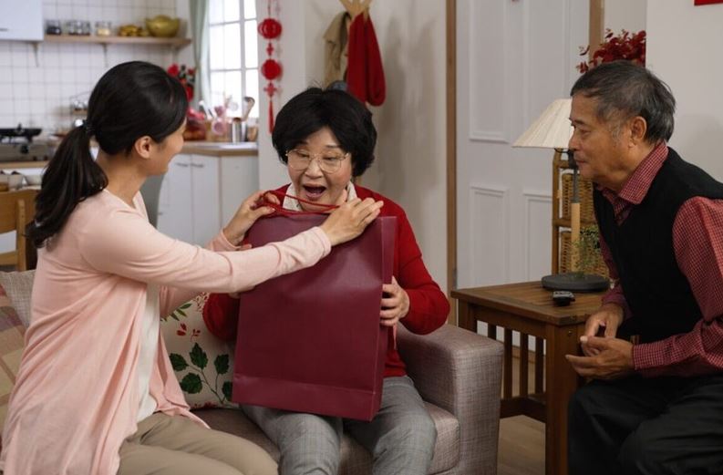 Tuyệt chiêu khiến mẹ chồng về 'phe' với bạn