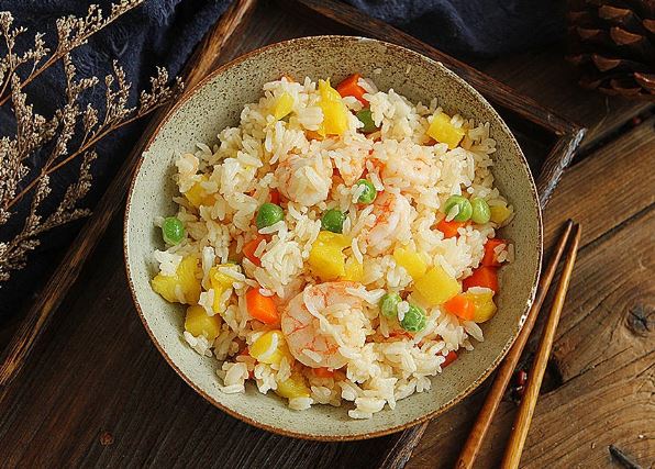 C&#x1A1;m chi&#xEA;n m&#xE0; l&#xE0;m ki&#x1EC3;u n&#xE0;y th&#xEC; v&#x1EEB;a nhanh v&#x1EEB;a ngon, t&#x1ED1;i v&#x1EC1; tr&#x1EC5; c&#x1EE9; l&#xE0;m m&#x1ED9;t ch&#x1EA3;o l&#xE0; xong b&#x1EEF;a t&#x1ED1;i!