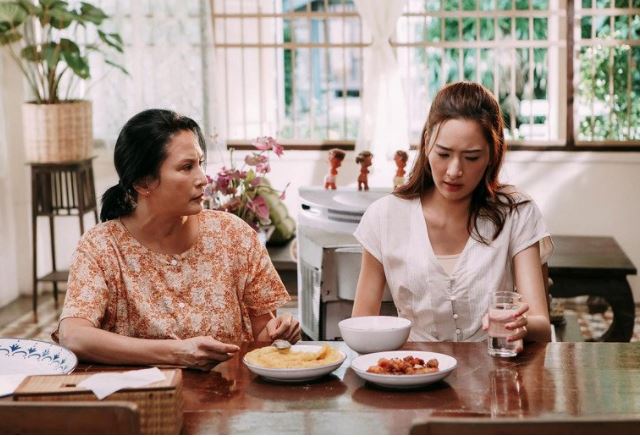 Ghét em gái chồng luôn dẫn con sang nhà ăn chực, em đưa ra chiếc bát khiến tôi áy náy