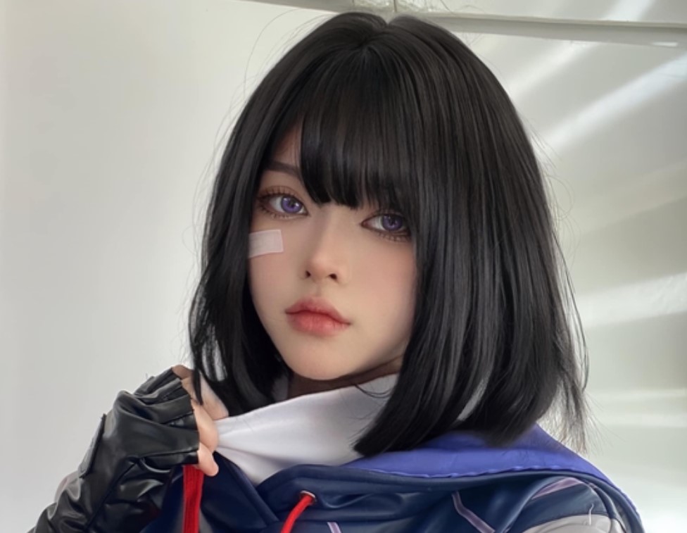 Chủ nhân của nhiều bản cosplay hot lại trình làng giao diện mới, dân tình vừa nhìn đã "níu lưỡi"