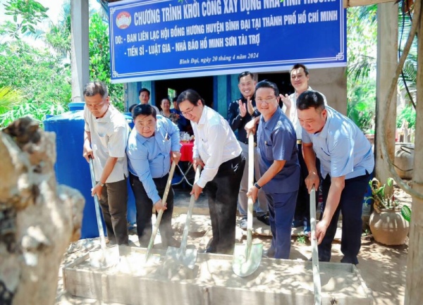 Bến Tre: Hai viện nghiên cứu xây dựng nhà tình thương cho hộ gia đình khó khăn 