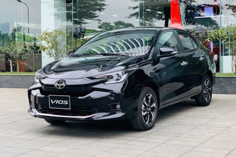 Toyota Vios giảm giá 'sập sàn' tại đại lý, mức khởi điểm còn ngang xe hạng A