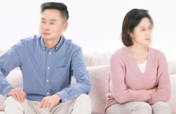 Vất vả chăm sóc mẹ chồng ròng rã 10 năm nhưng chồng tôi lại từ chối nhận quyền thừa kế