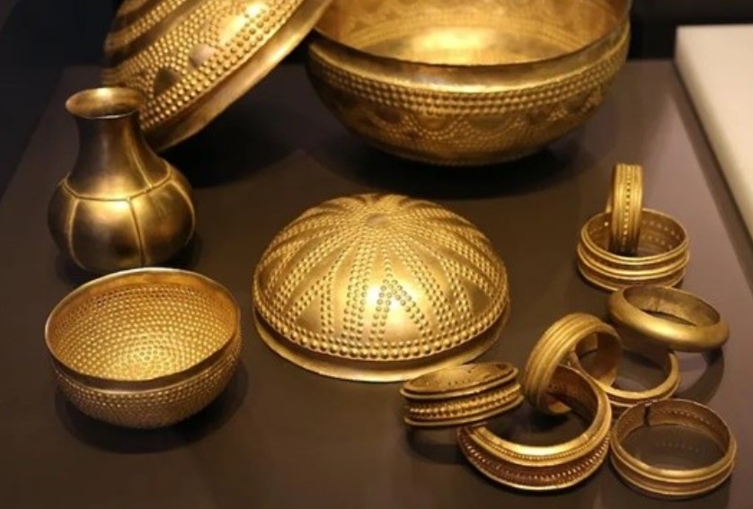 Phát hiện ‘kho báu’ thời đồ đồng được chế tác bằng kim loại ngoài Trái Đất