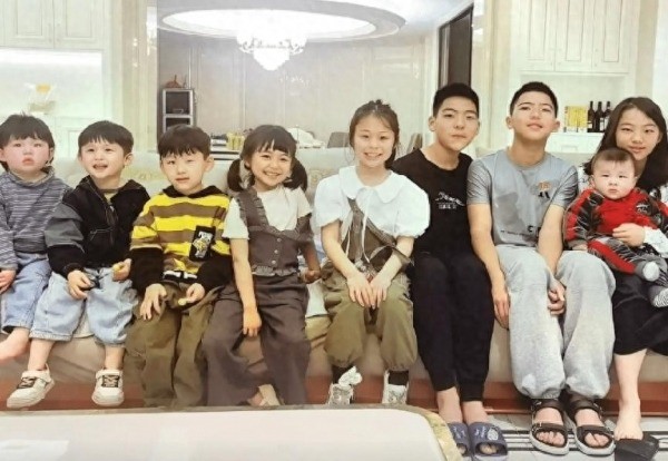 Người phụ nữ sinh 9 con sau 13 năm vì tiếc gen tốt của chồng, muốn đủ 12 con giáp