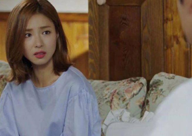 Sống với bạn gái 1 tháng, phát hiện nước bẩn chảy ra từ căn phòng trống, tôi "bỏ của chạy lấy người"