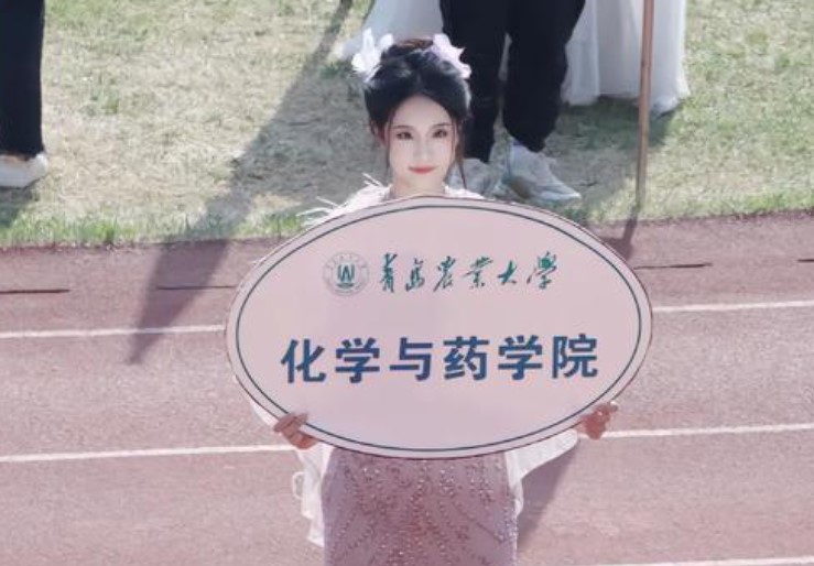 Loạt nữ thần cầm bảng hội thao của một trường nông nghiệp bỗng hot rần rần trên TikTok, các nam sinh hối hận: Biết thế ngày xưa thi vào đây!