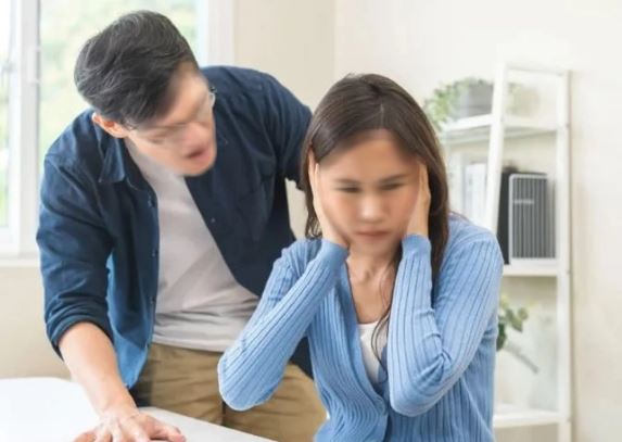 Đáp lại lòng tốt của bố vợ, chồng tôi định làm một cái lều sau nhà cho ông ấy sống những năm cuối đời