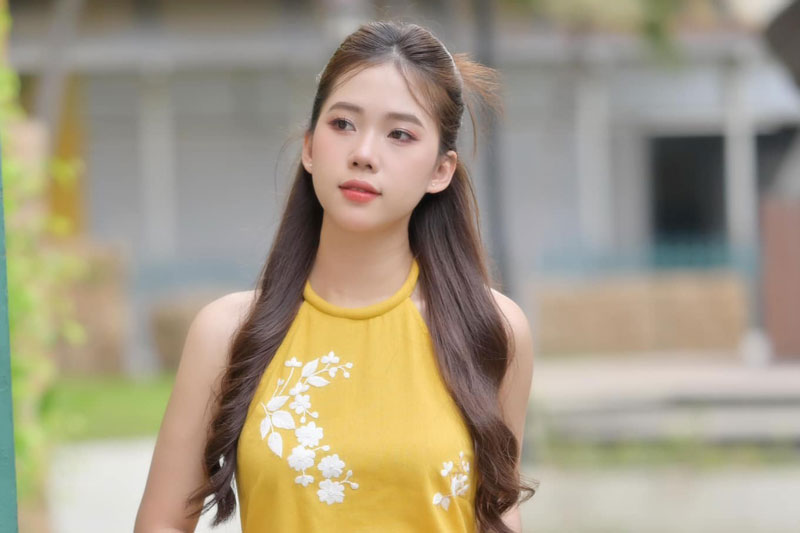 Mê mẩn trước nhan sắc hot girl Đăk Lăk