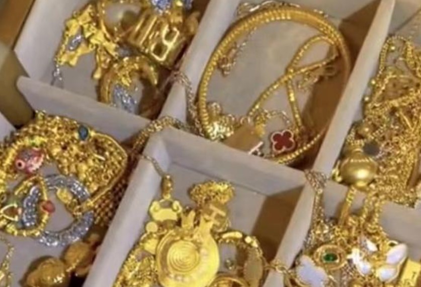 Đỉnh cao tiết kiệm: Cô vợ mua 5 món trang sức bằng vàng mỗi tuần, sau một năm có cả "kho báu" trong nhà