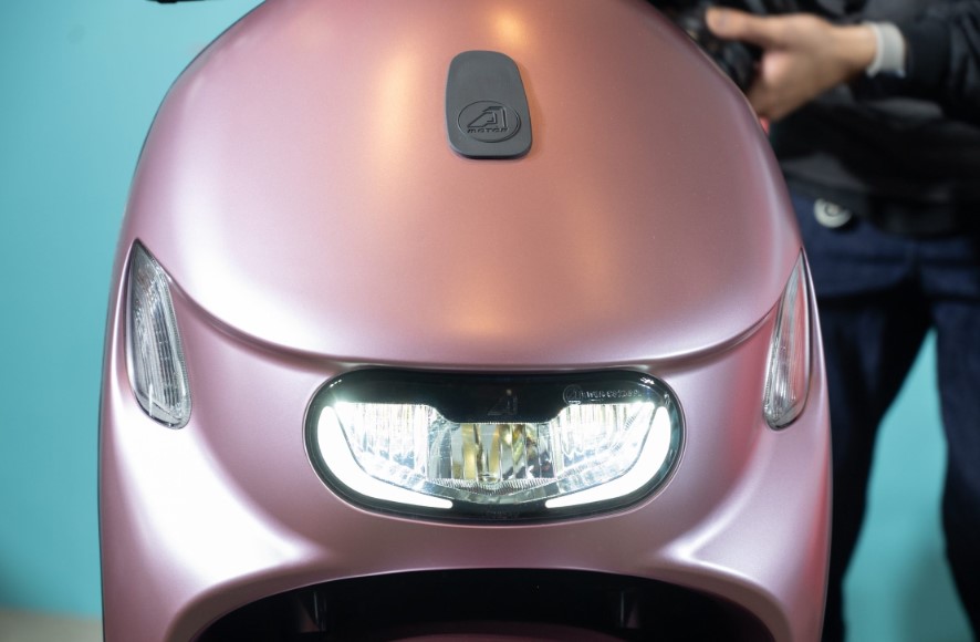 Ra mắt ‘xe ga quốc dân’ thế chân Honda SH Mode giá 57 triệu đồng: Có chế độ lùi, phanh CBS, màn LCD