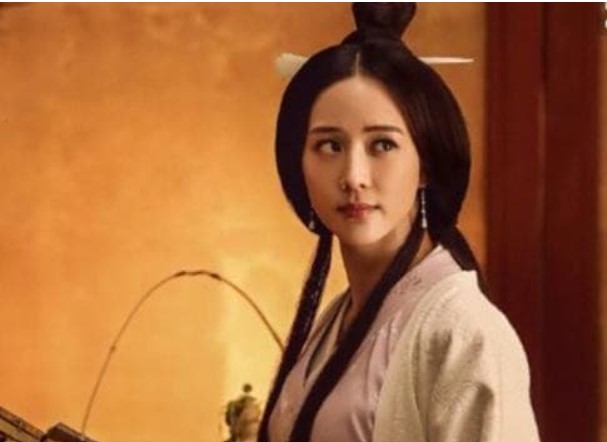 Cô ta khiến cha con Tào Tháo đều mê muội! Hai cha con suýt nữa trở thành kẻ thù của nhau, nhưng cái chết không rõ nguyên nhân