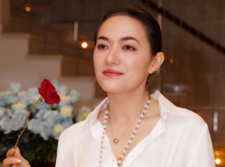 Nữ diễn viên Việt xinh đẹp 42 tuổi không kết hôn sinh con, rời showbiz sống tự tại, hướng Phật