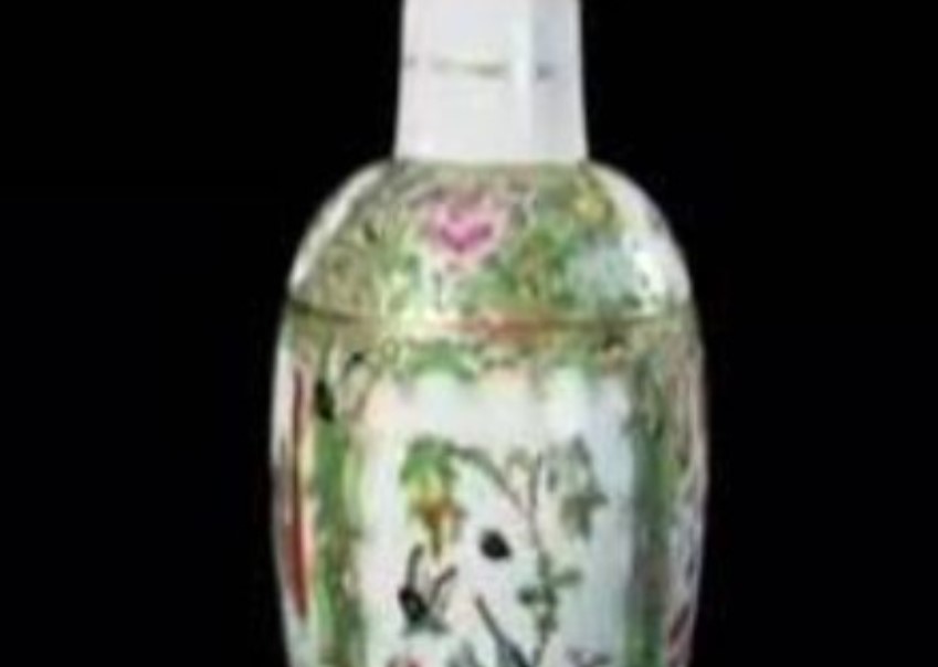 Người phụ nữ lấy bình giữ nhiệt đi thẩm định bảo vật, hoá ra dưới đáy có kho báu trăm triệu