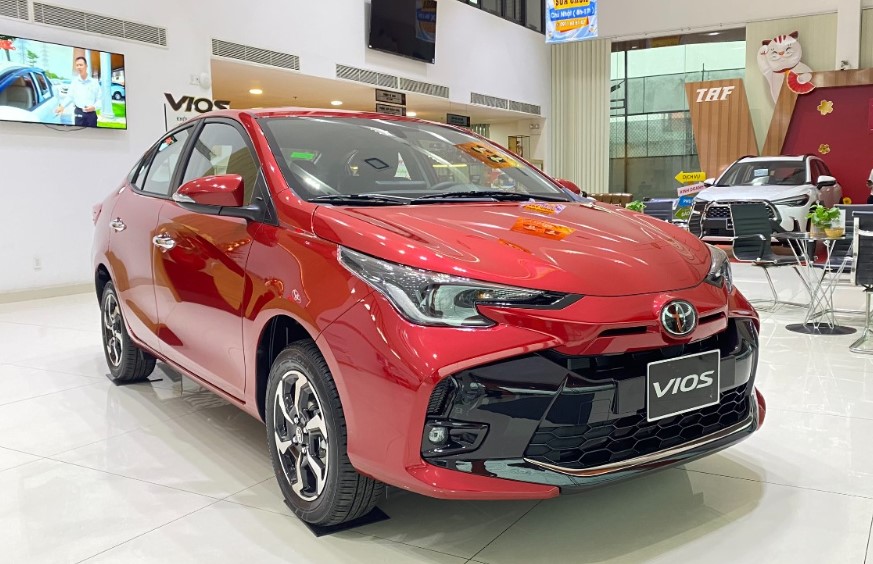 Giá lăn bánh Toyota Vios tháng 4/2024 ‘rẻ như bèo’, lấn át Hyundai Accent và Honda City