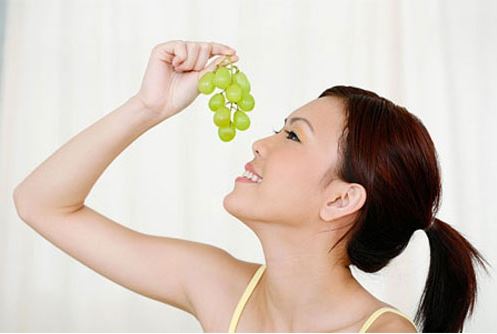 Bất ngờ với tác dụng giảm cân của sinh tố nho