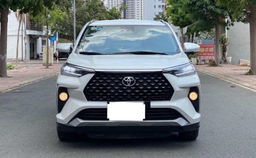 MPV 7 chỗ cỡ nhỏ Toyota Veloz Cross 'lướt' lăn bánh 2 năm lên sàn xe cũ với mức giá khó tin