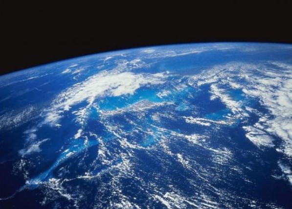 Tại sao có nhiều nước trên Trái đất? Sao chổi hạ cánh trong hệ mặt trời hay nó vốn có trên Trái đất?