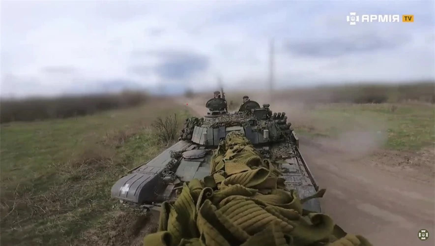 Lính tăng nói về ưu điểm vượt trội của PT-91 tham chiến