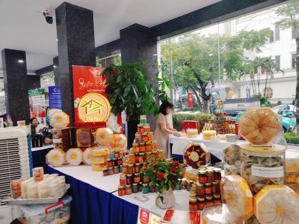 Nhiều doanh nghiệp tham gia triển lãm sản phẩm khoa học, công nghệ và đổi mới sáng tạo