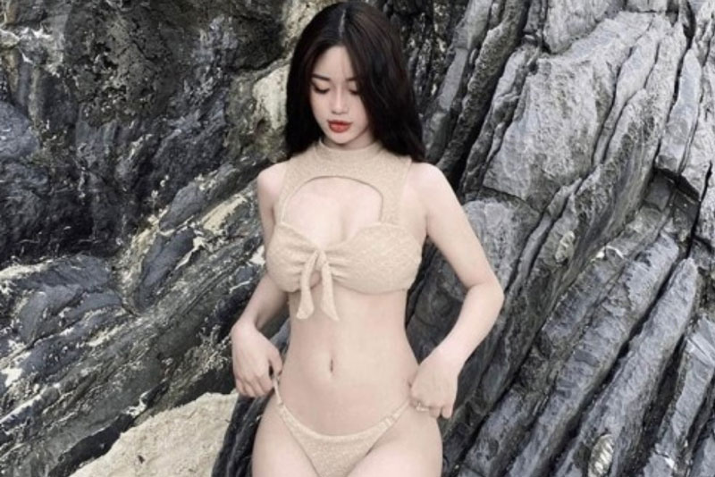 Bạn tiền vệ U23 Việt Nam khoe body cực nóng bỏng cùng sắc vóc xinh đẹp