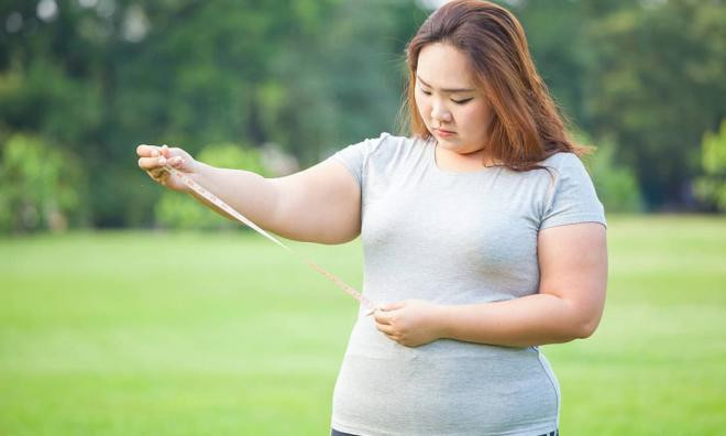 Phụ nữ dù bao nhiêu tuổi cũng đừng mắc phải 3 thói quen này trước khi đi ngủ, rất dễ gây “tích mỡ”